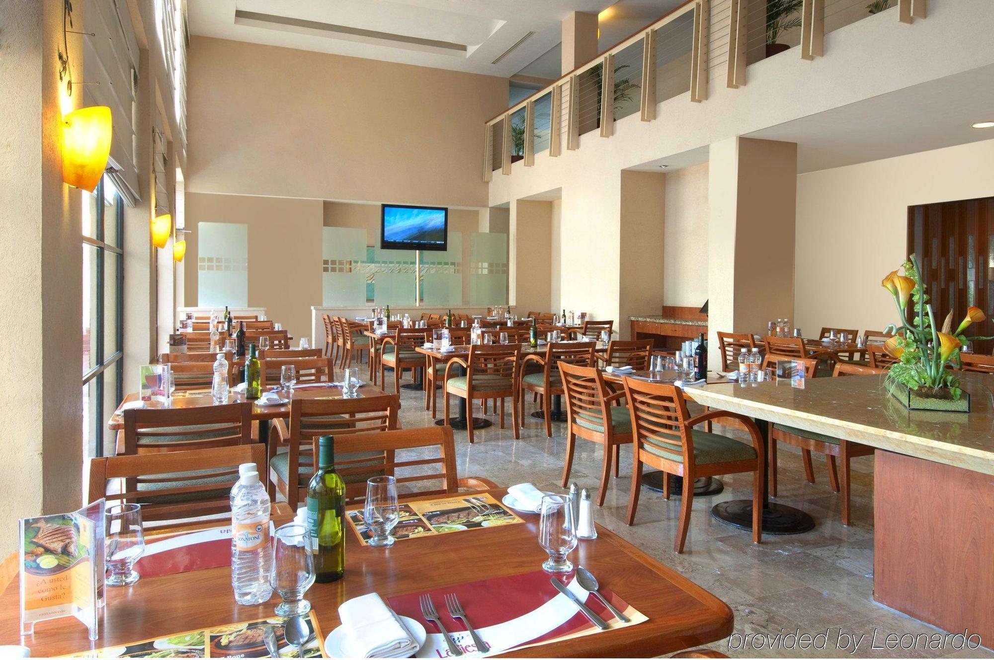 เฟียสต้า อินน์ โปซา ริกา Poza Rica ร้านอาหาร รูปภาพ